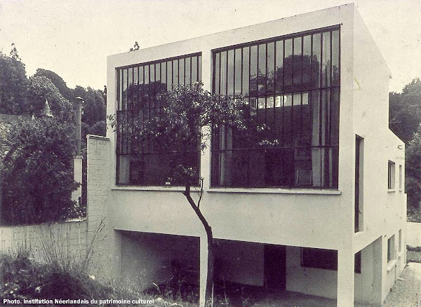 Meudon - Maison-Atelier - 29 rue Charles Infroit.  Architecte:  Theo Van Doesburg  Construction: 1929 - 1931  Classé Monument historique en 1965