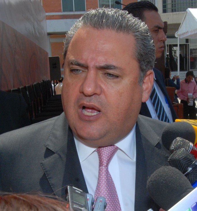 Edoméx en línea Salvador Neme Sastré entrega credenciales a elementos