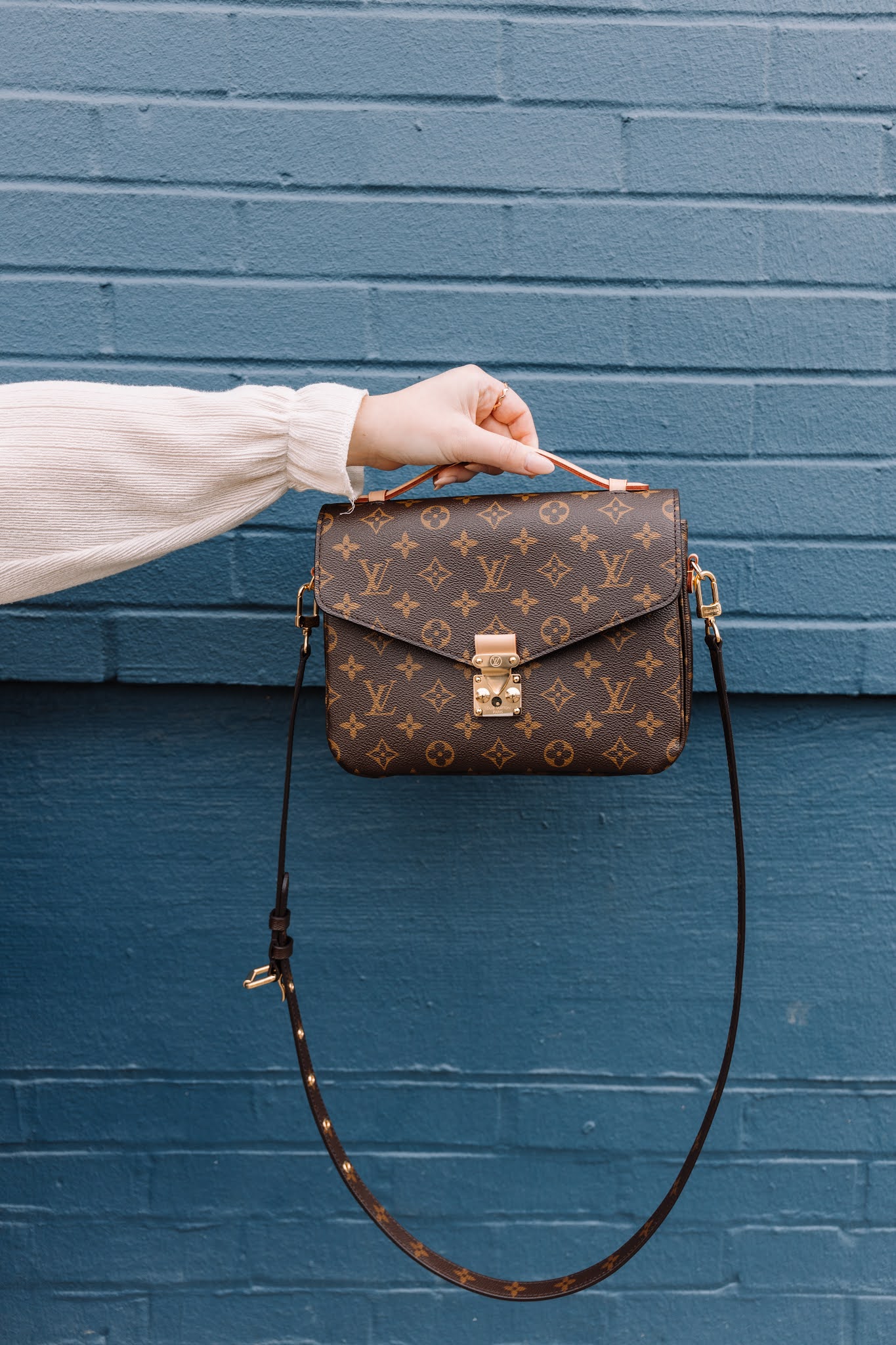 Come riconoscere se una borsa Louis Vuitton è originale o falsa | Breakfast  at Tiffany's di Francesca Maria Battilana