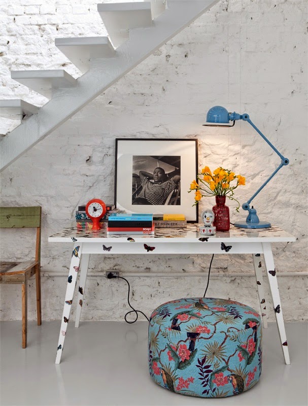 Escritorio vintage con lampara Jielde de mesa