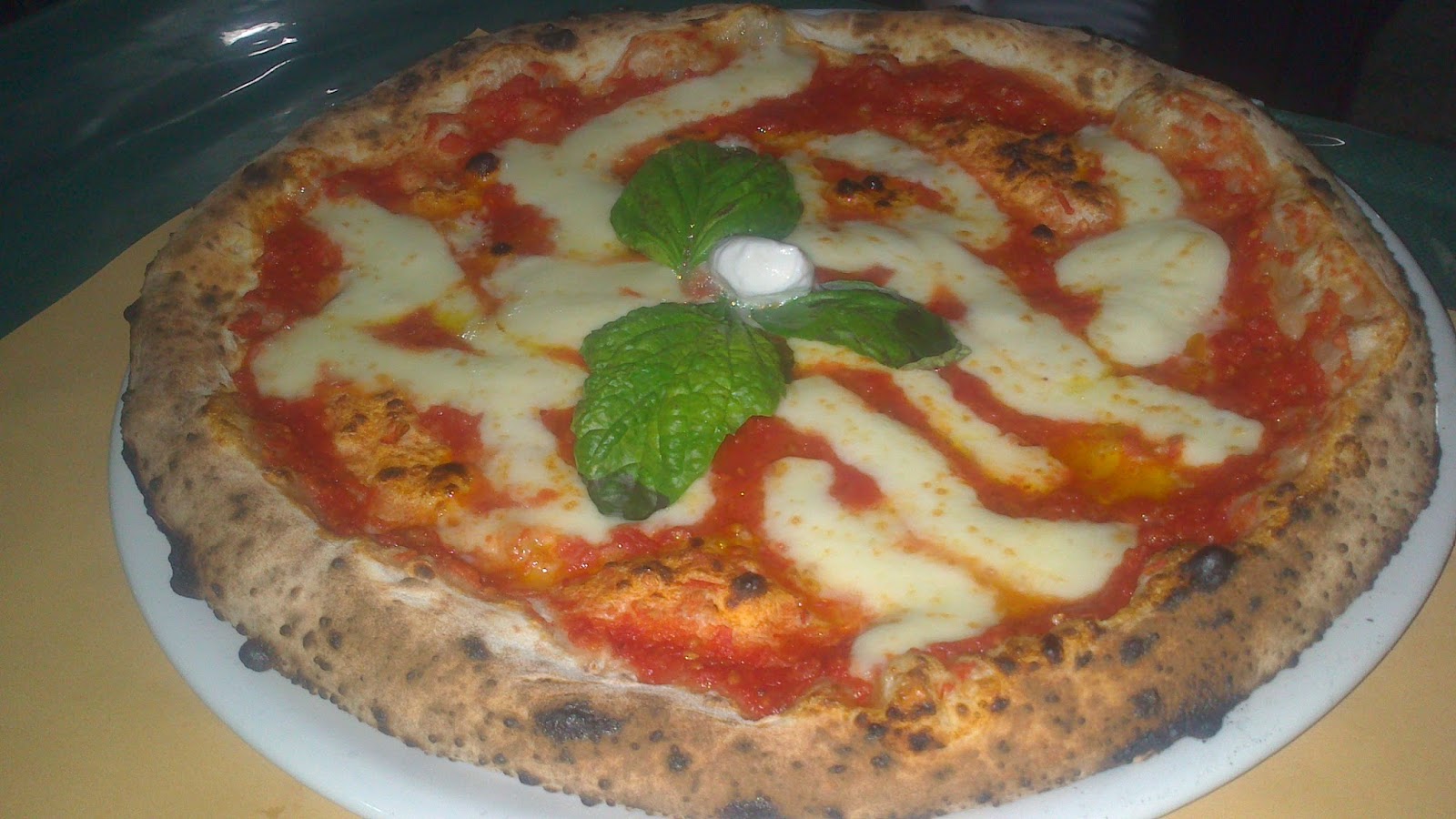Pizza... passione napoletana: Osteria - Pizzeria \