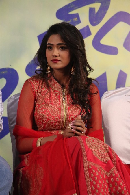 Shalu Chourasiya at En Kadhali Scene Podra audio launch