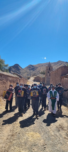 Eindrücke vom Gottesdienst in Chuqui Bolivien