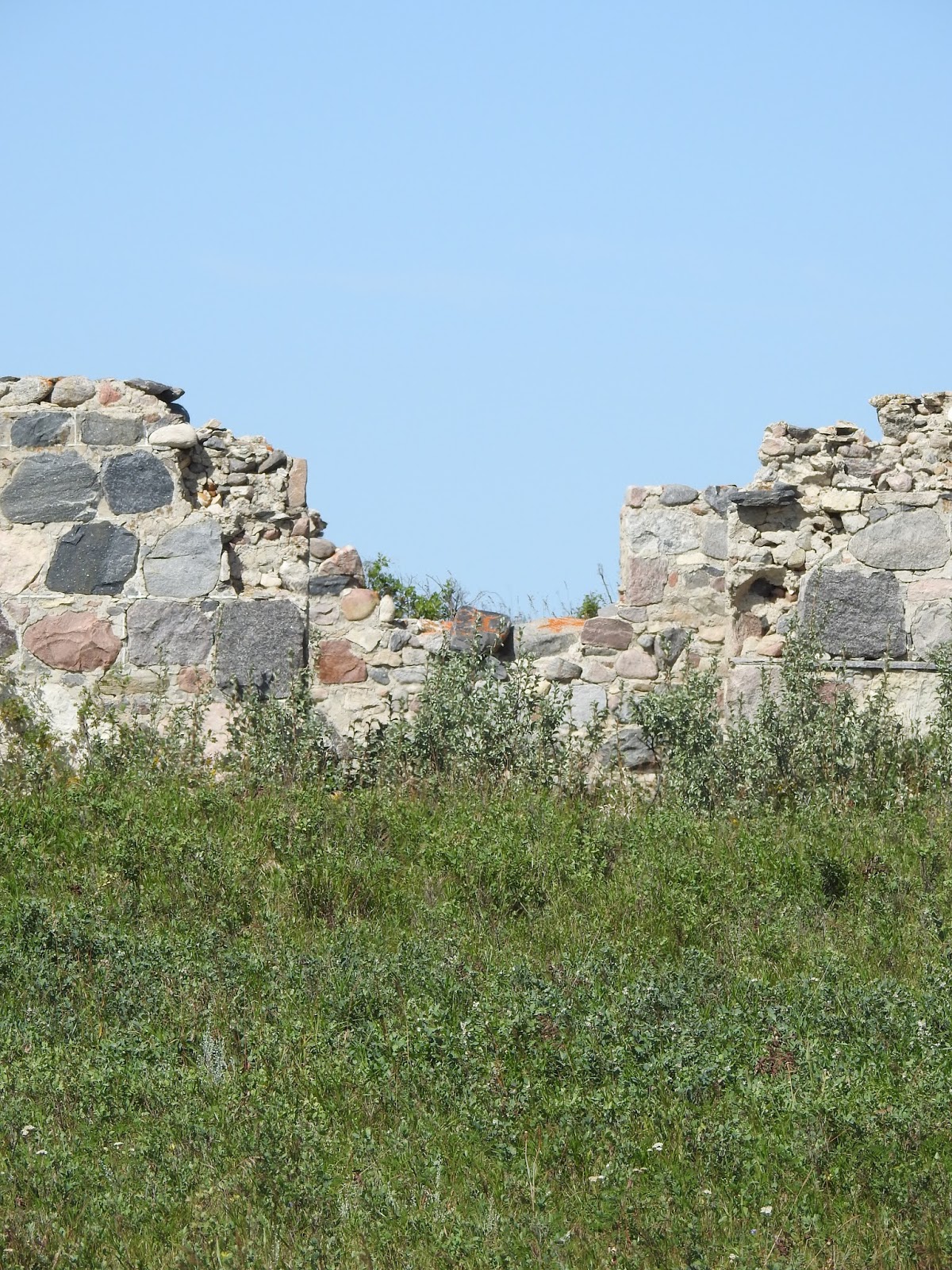The view from here Remains of a stone house near Ruthilda, Saskatchewan