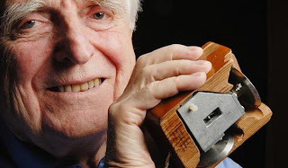 Douglas Engelbart, el inventor del mouse y la interfaz gráfica