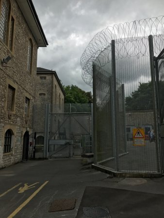 افتتاح سجن "شيبتون ماليت" في بريطانيا