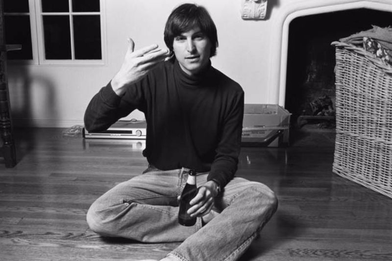 30 Fascinating Photographs of a Young Steve Jobs in the 1970s and 1980s