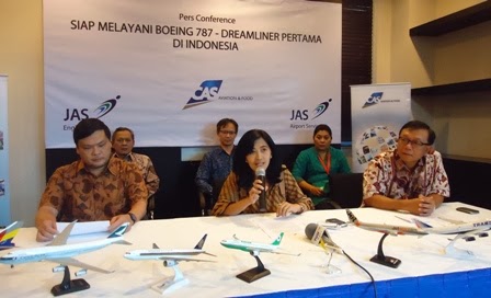 Pesawat Boieng 787 Dreamliner Awali Penerbangan ke Bali