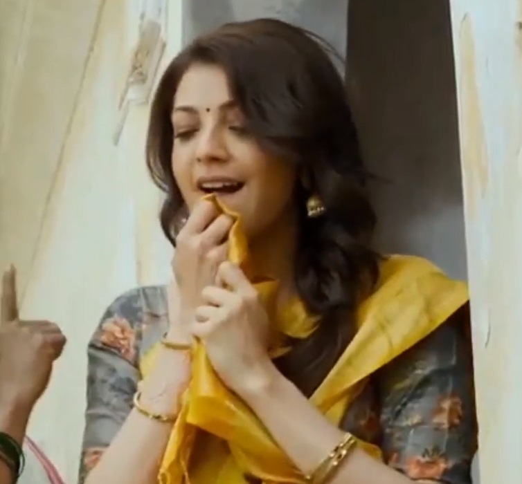 Kajal Agarwal Sexy Expression - GIF