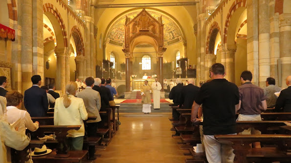 New Liturgical Movement: Sacra Liturgia: Modern Ambrosian Rite from the ...