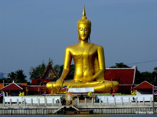 KOH KRET, LA ISLA DEL RÍO CHAO PHRAYA, BANGKOK. TAILANDIA