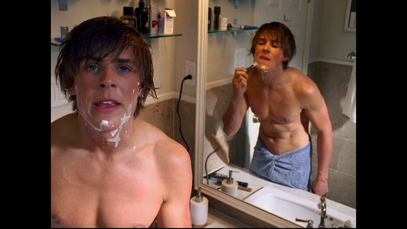 Chris Lowell shirtless in Life As We Know It, Season 1, Ep 2.