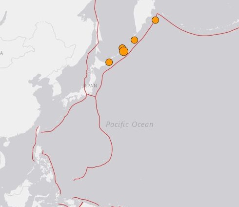 【地震前兆】新島・神津島近海で群発地震+オホーツクプレートで地震多発~東北沖は大地震に注意か+関東も前兆あり
