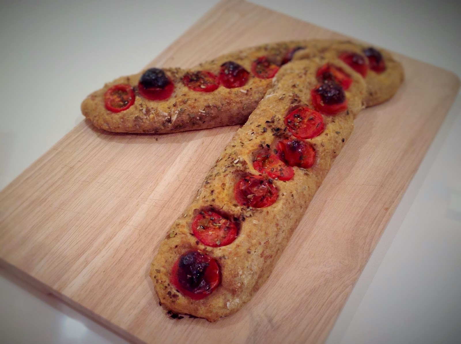 KITCHEN IN THE SAND: No-knead pizza baguette