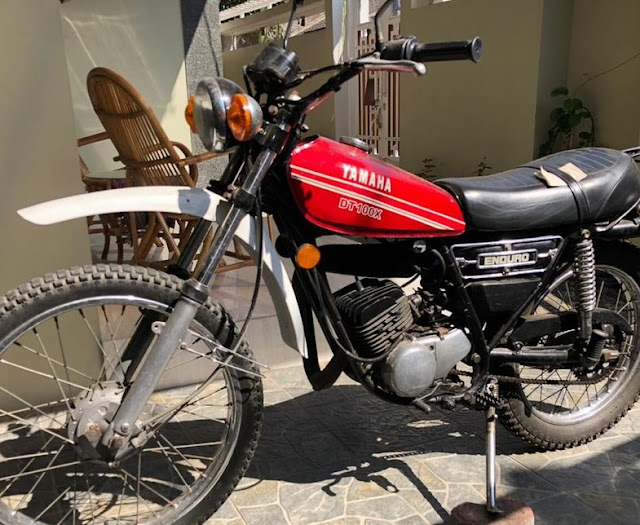 Yamaha DT100 Specs Red