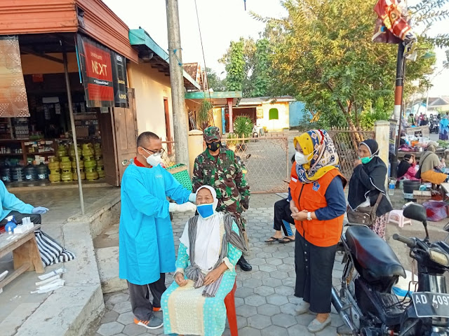 Cegah Virus Corona Babinsa Sragen Kulon Kerja Bakti Penyemprotan Disinfektan