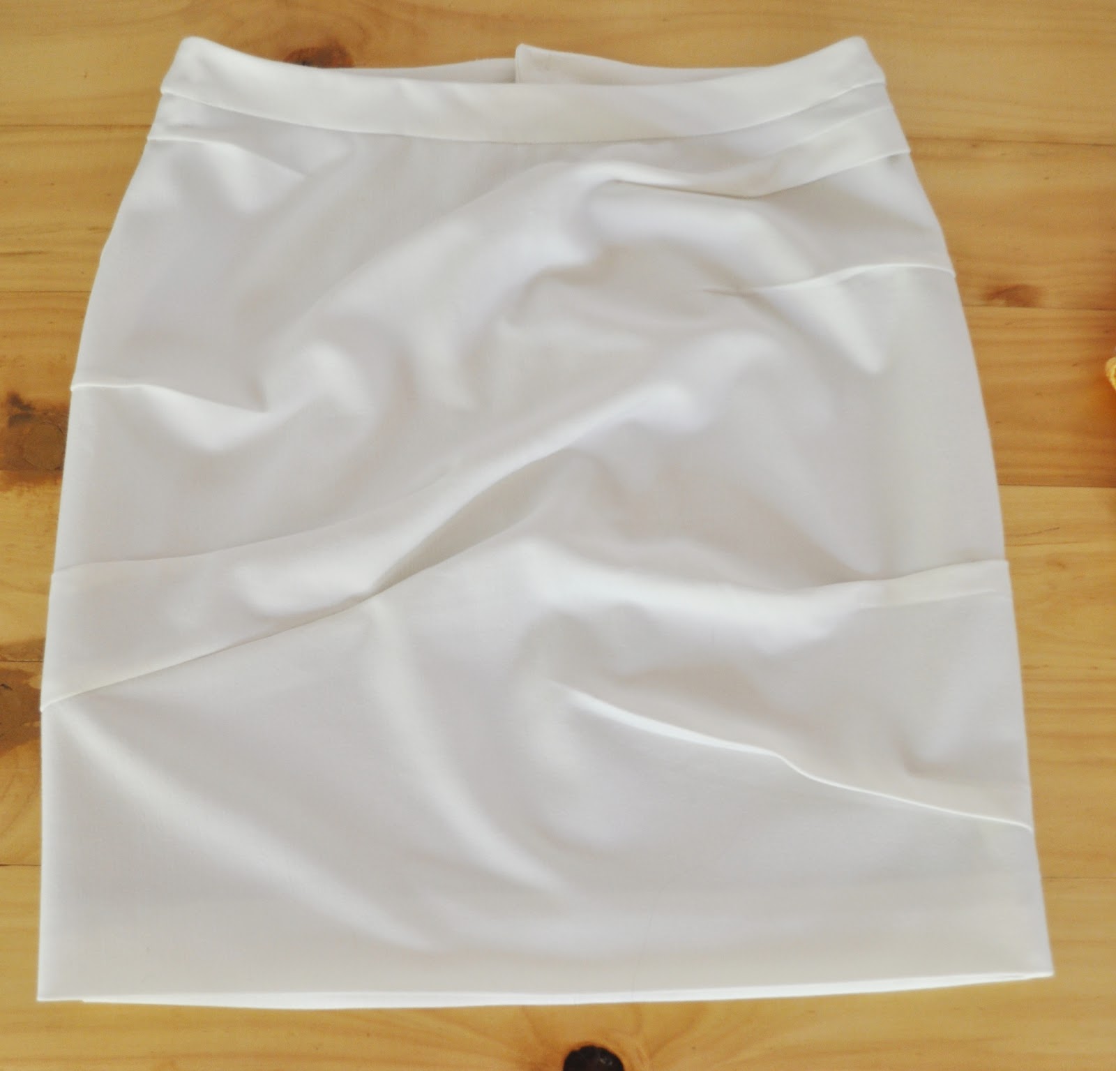 Bloom's Endless Summer: Patrones skirt with tucks