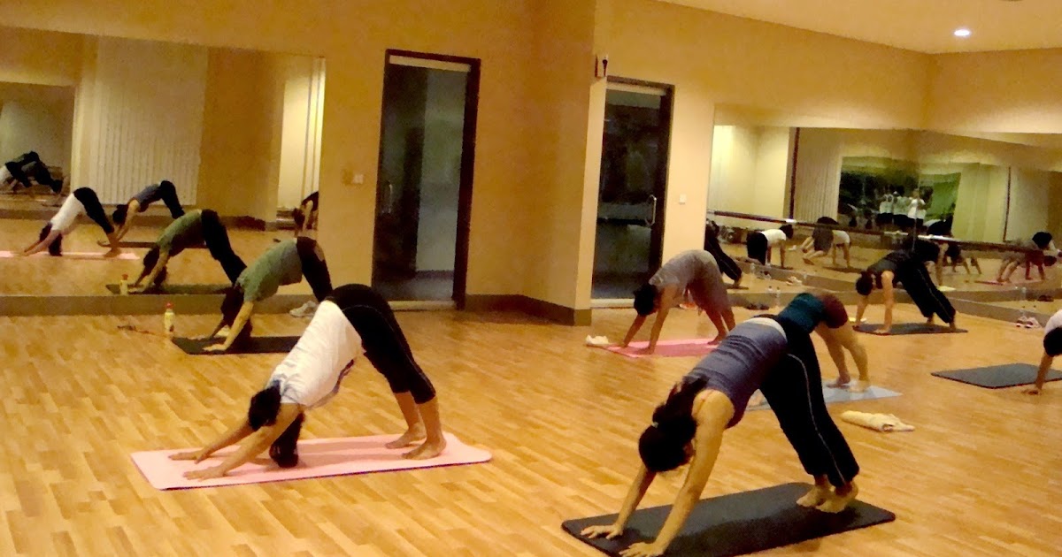 Kelas Yoga Di Jakarta Pusat - YogaWalls