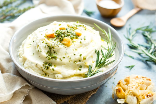 Roasted Garlic Mashed Cauliflower Roasted Garlic Mashed Cauliflower