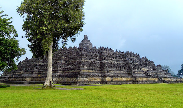 Candi Borobudur (Magelang) Candi Borobudur (Magelang)