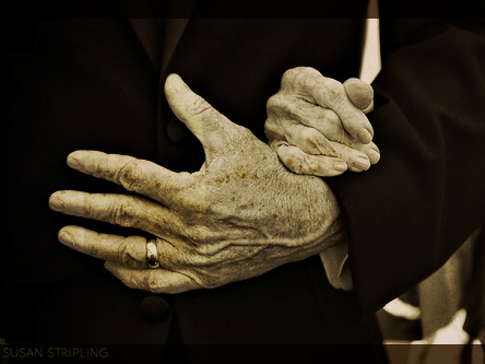 هيا نبعد يمكن البعاد احلى , خلفيات وداع , سفر حزينة للبلاك بيري