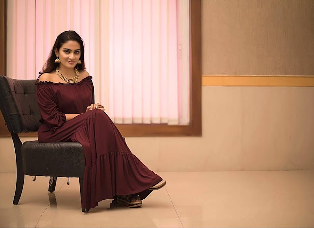 Actress Aditi Ravi Pics Shared On Instagram Navel Queens