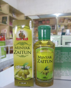 Manfaat Minyak Zaitun Menghilangkan Flek Hitam  Selain itu minyak