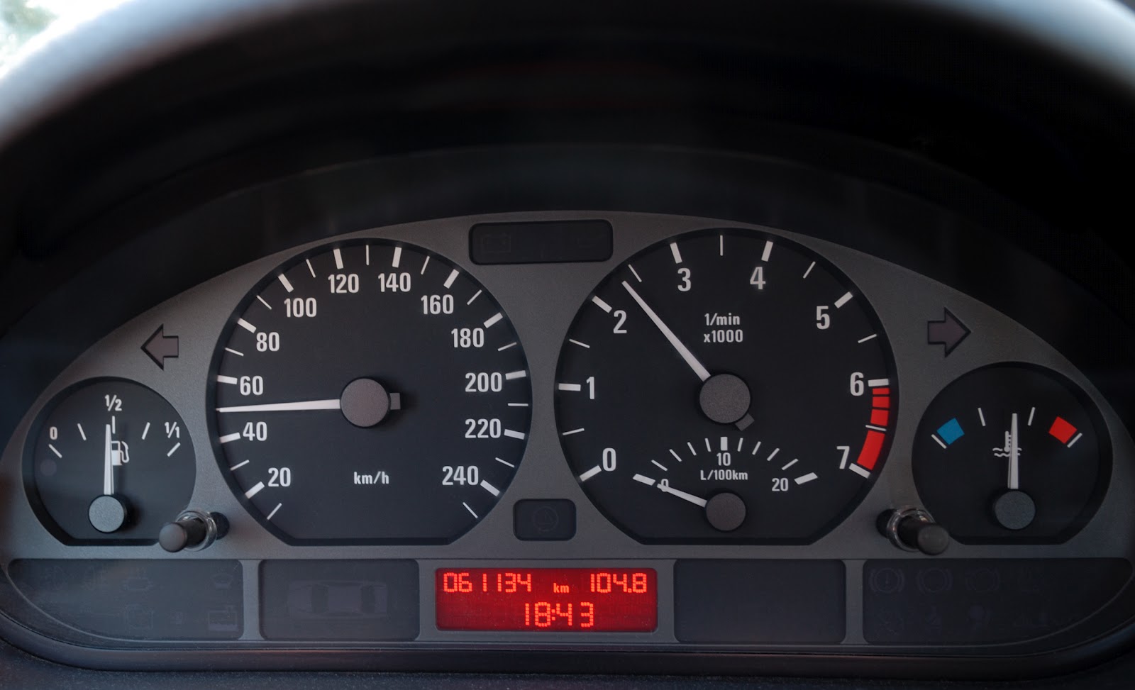 CARS REVIEWS SPECIFICATIONS