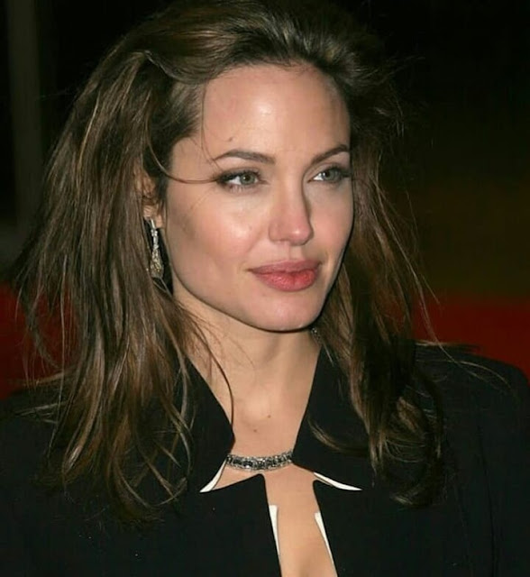 Hollywood Actress Angelina Jolie Photos