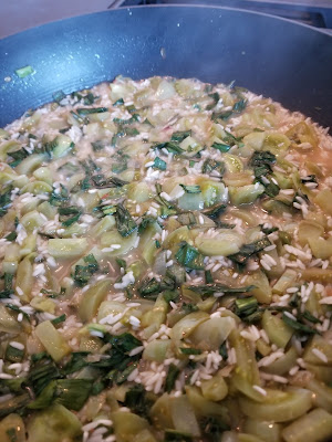 Green tomato rice dish