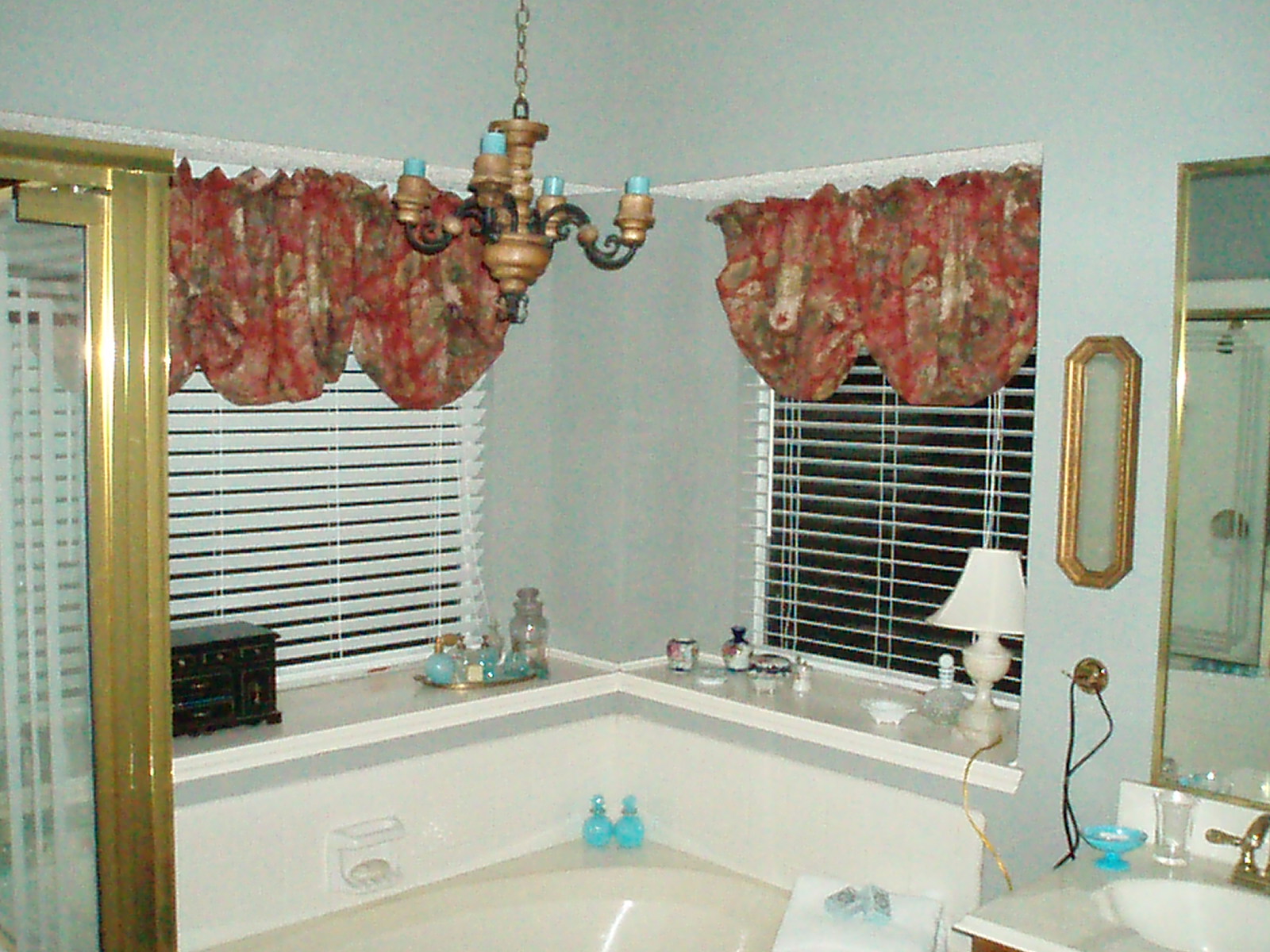 Let's Add Sprinkles: Small Updates For A 90s Bath