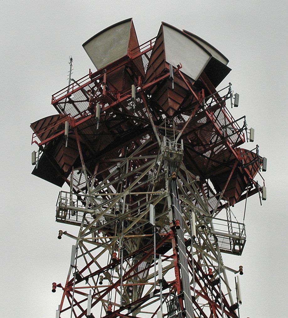 Cedarbrook-Tower-2-Microwave-antennas.jpg