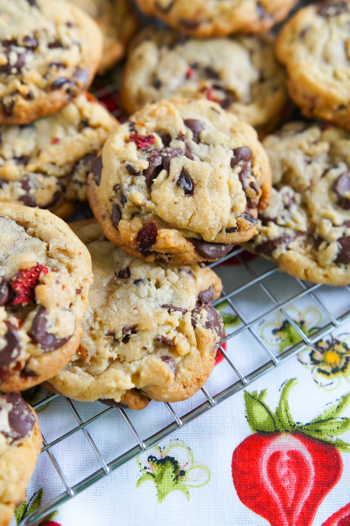 strawberry cocoa nib cookies