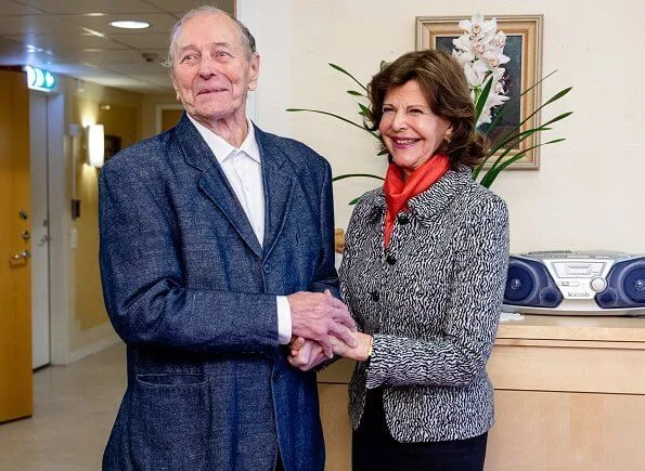 Queen Silvia visited Silviahemmet Foundation's Lotsens nursing and care home in Nynäshamn. The home was founded in 1996