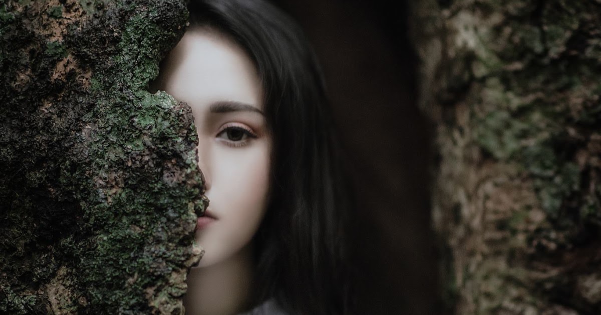 Mi chưa biết đá lông nheo… Mắt còn in vết trong veo bầu trời…