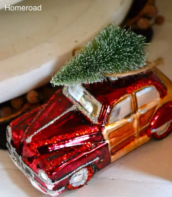 car ornament with tree