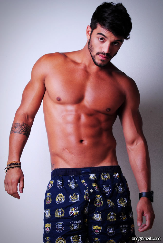 Ex-BBB André Coelho pelado (1)