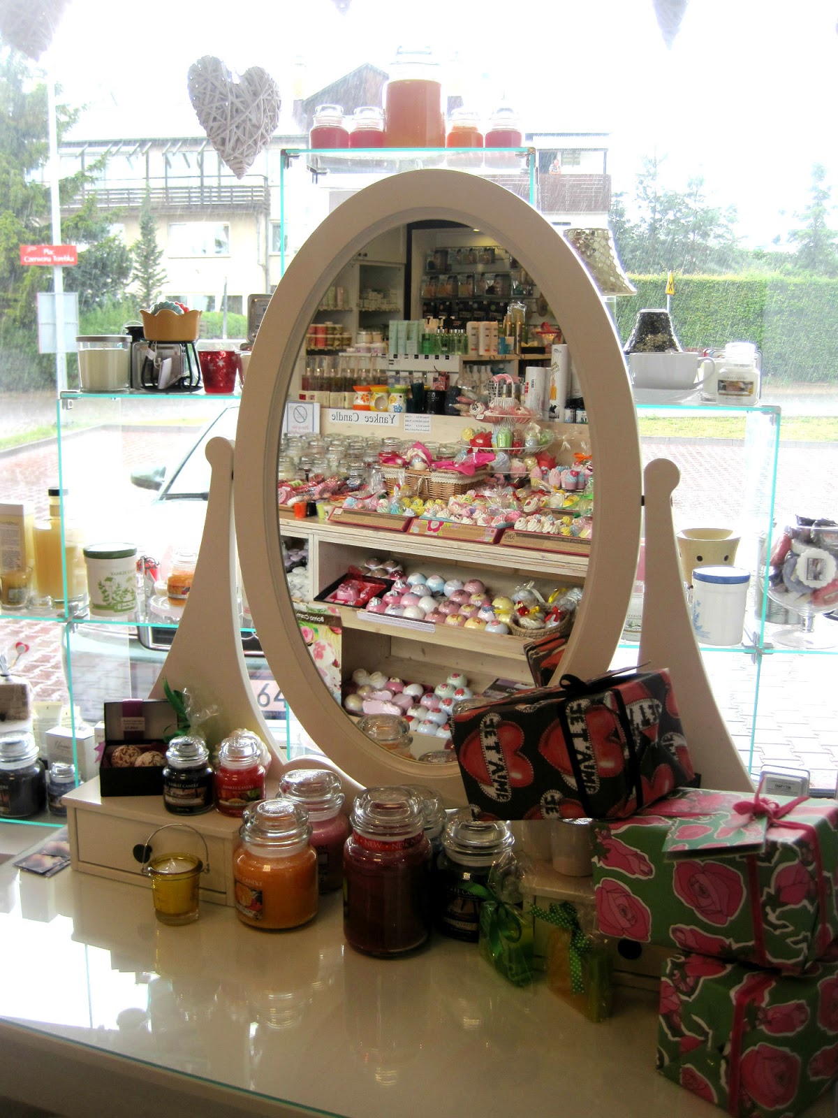 Kosmetykomania - wizyta w sklepie stacjonarnym i współpraca