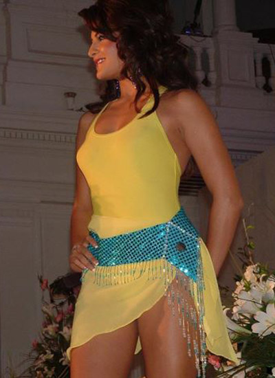 Divyanka Tripathi Hot Sexy Figure In Salwar Kameez Tight Pants Ye Hai Mohabbatein Tv Serial Cast