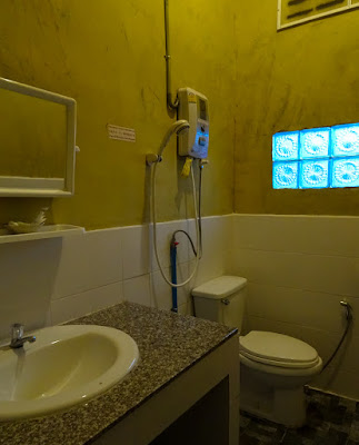My bathroom at Baan See See Mountain View Hotel in Mae Salong, Thailand