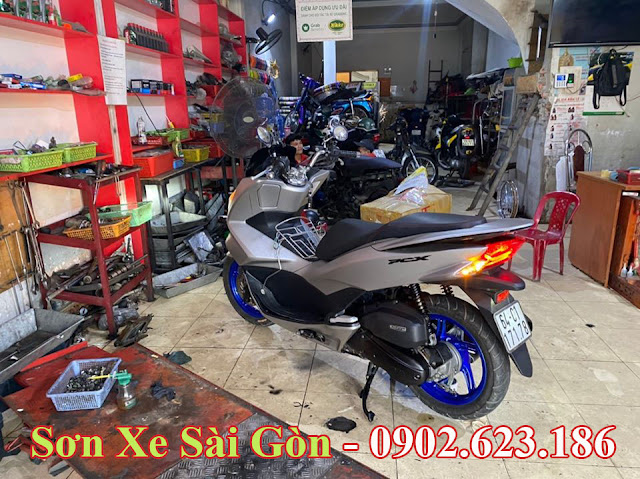 Sơn xe máy Honda PCX màu bạc ghi cực đẹp