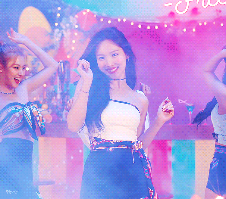 트와이스 나연 Alcohol-Free 뮤비 움짤 - 꾸르