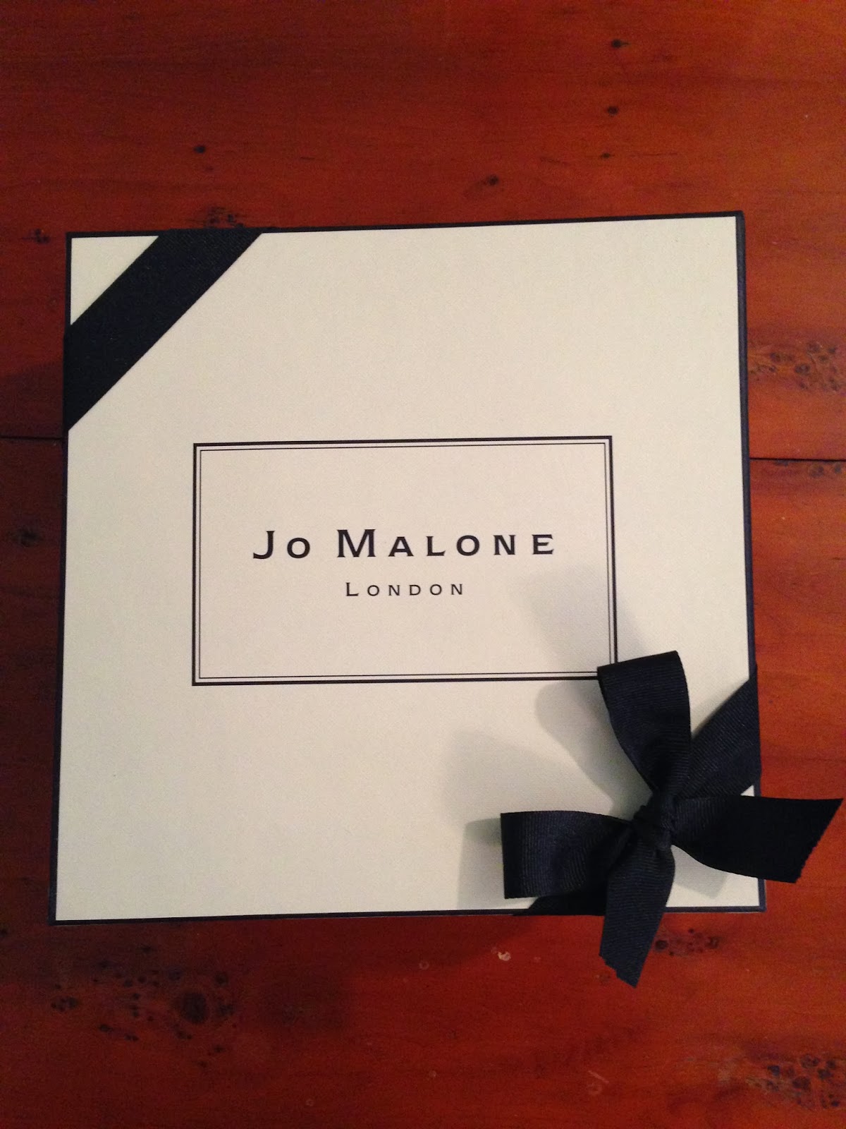 Smelling of Red Roses: Jo Malone Red Roses Candle and Diffuser