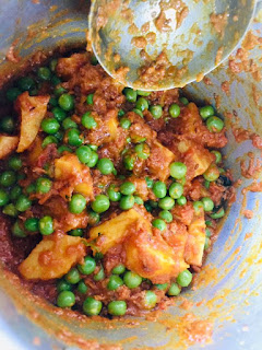 peas-potato-(mutter-aloo)-sabzi-step-2(9-2)