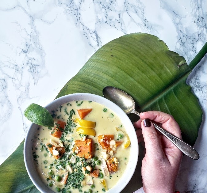 Mango & Tomato Green Curry With Sweet Potato, Peppers, And Peas
