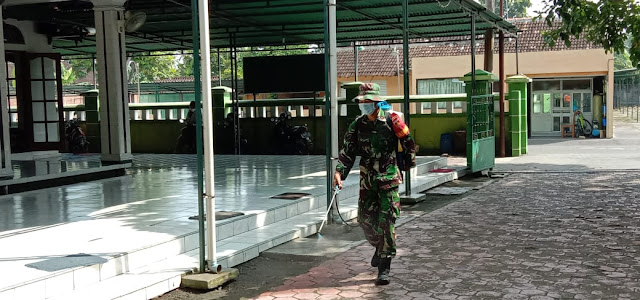 Siswa Libur, Sekolah Disemprot Siswa Libur, Sekolah Disemprot