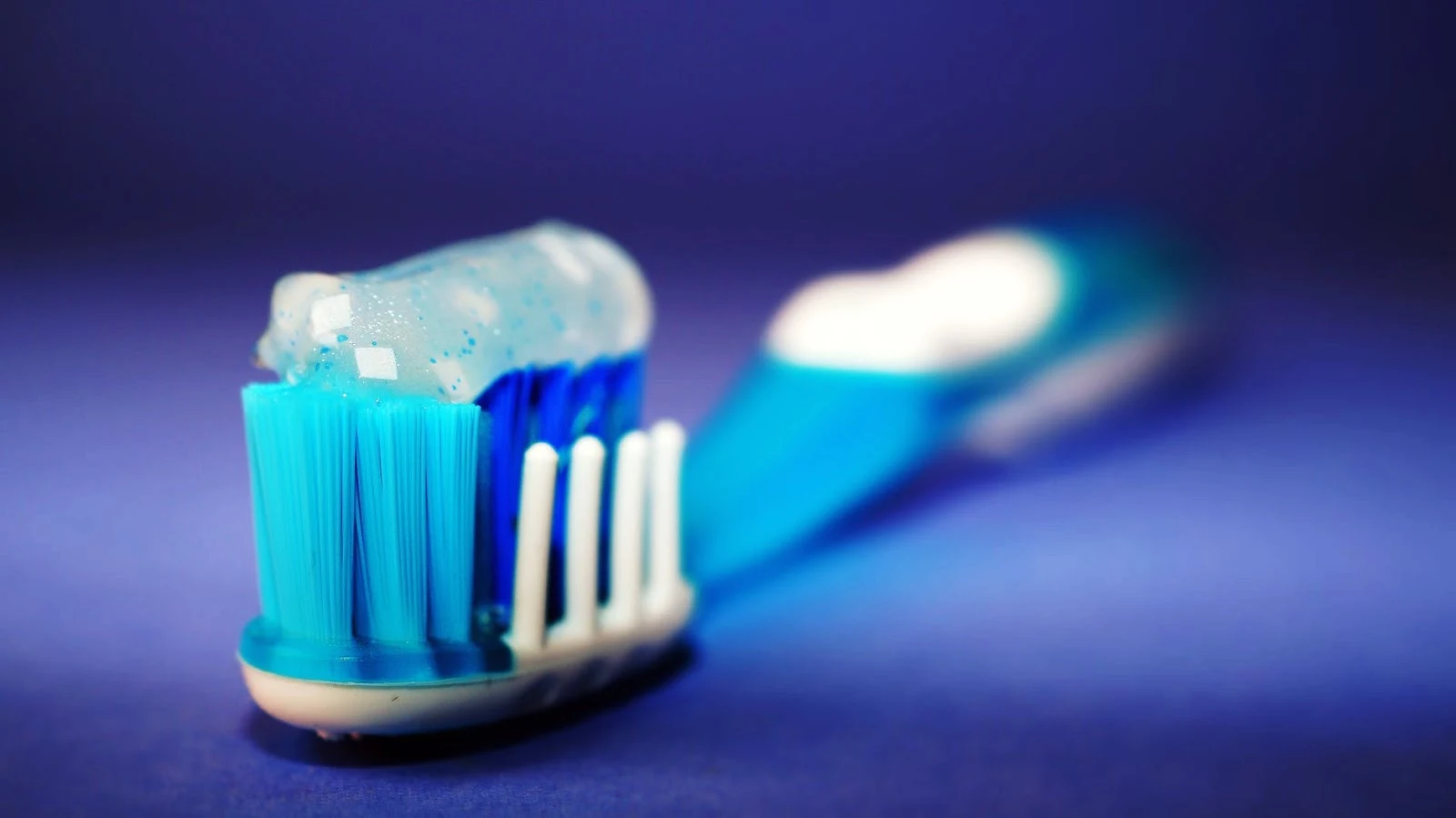 The Best Toothpaste to Use for Sensitive Teeth