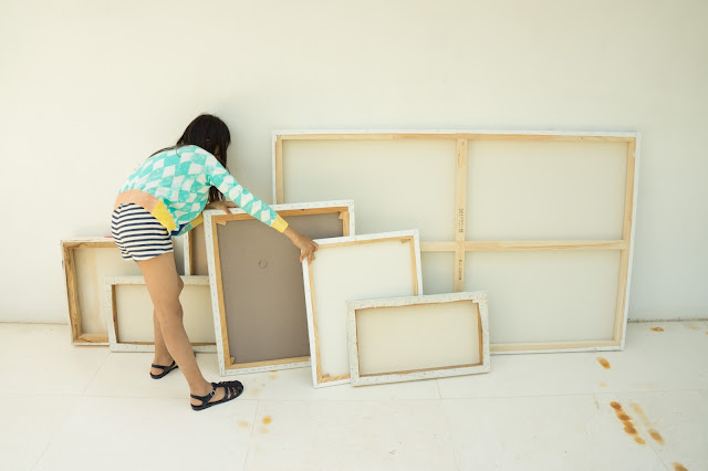 Between Two Horizons