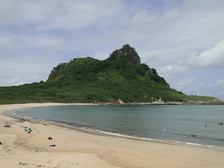 Foto praia sueste Fernando de Noronha