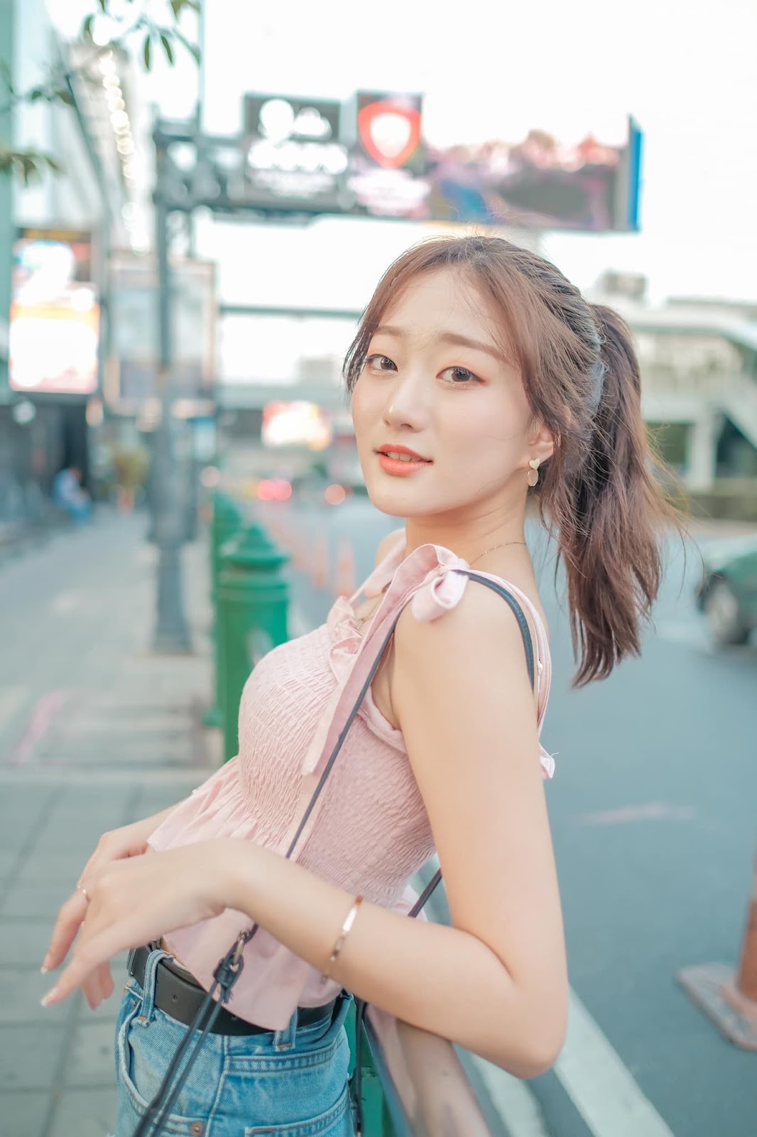 Korean cute girl Haeun Hana - Afternoon stroll around city streets - Picture 14